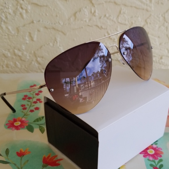 Other - 2019 TWO TONE  LENS AVIATOR STYLE  SUNGLASSES